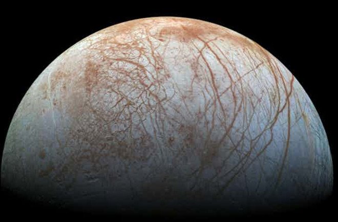 Europa Clipper est l’une des deux missions en route pour voir si les lunes de Jupiter abritent la vie.